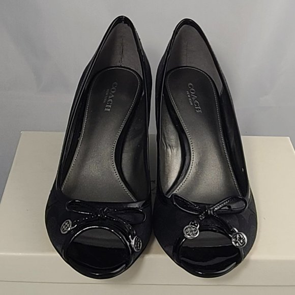 Coach Paola II Black Peep Toe Wedge Heels Pumps Womens Size 7.5 Bow C Pattern - Picture 4 of 10